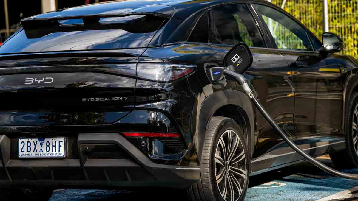 BYD-Sealion-7-charging