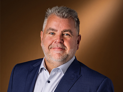 Head shot of Garry Mulvay