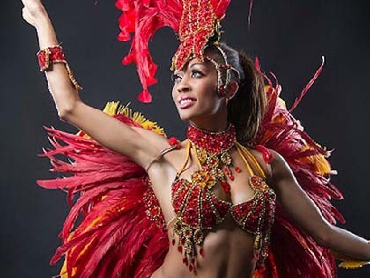 Performer dancing at the Latin dinner show cruise.
