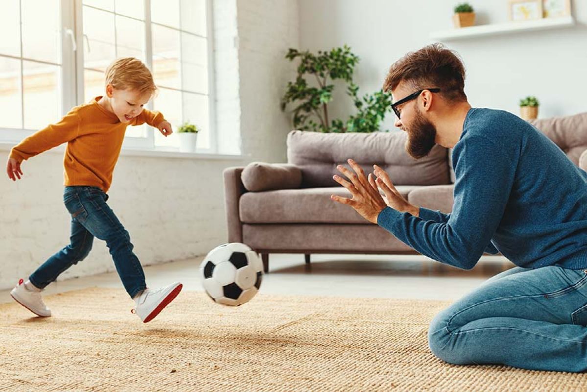retail worker talking on phone while at till