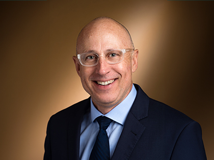 Headshot of Simon McDowell